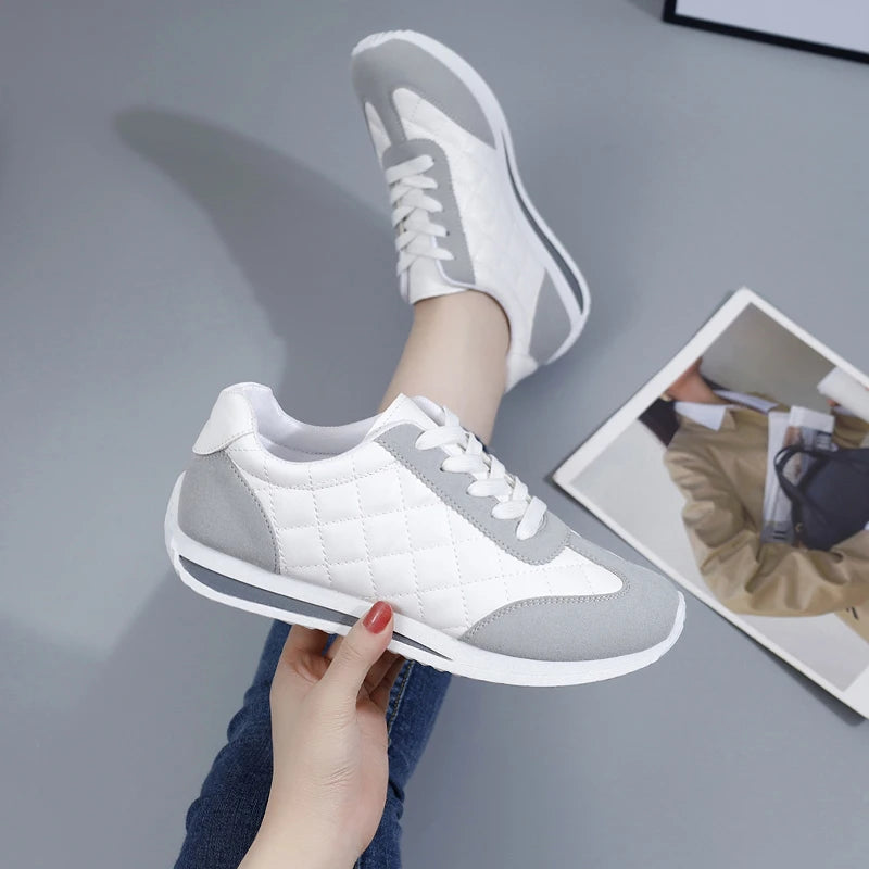 Women Casual Walking Shoes Summer Flat Lace Up Leather High Quality Sneakers Fashion Wild Flat-bottomed Loafers Women Sneakers
