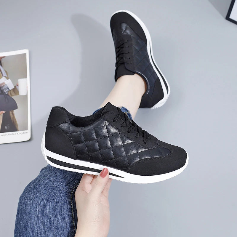 Women Casual Walking Shoes Summer Flat Lace Up Leather High Quality Sneakers Fashion Wild Flat-bottomed Loafers Women Sneakers