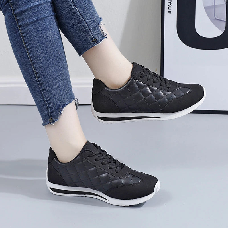 Women Casual Walking Shoes Summer Flat Lace Up Leather High Quality Sneakers Fashion Wild Flat-bottomed Loafers Women Sneakers